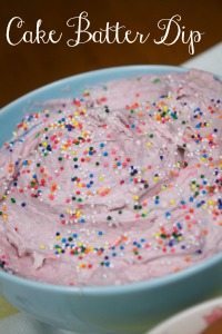 This easy cake batter dip recipe is a fun addition to any birthday celebration. And it's a treat to make! via @jugglingactmama
