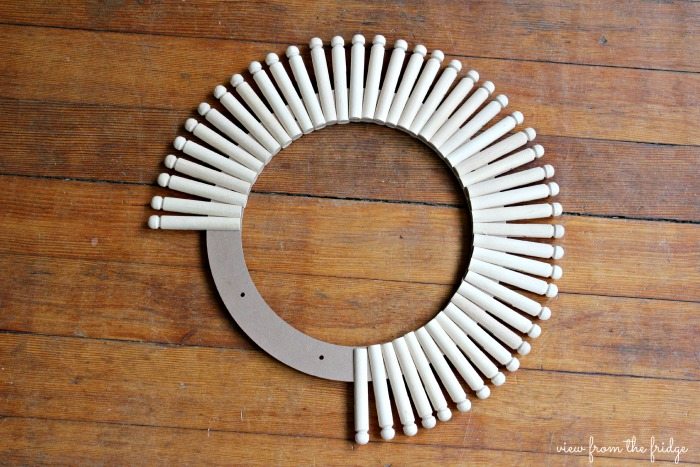Doll Pin Wreath via View From The Fridge. Simple, Neutral, and Stunning. 
