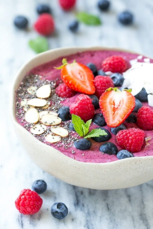 Quick and Easy Acai Bowl Recipe - Dinner at the Zoo