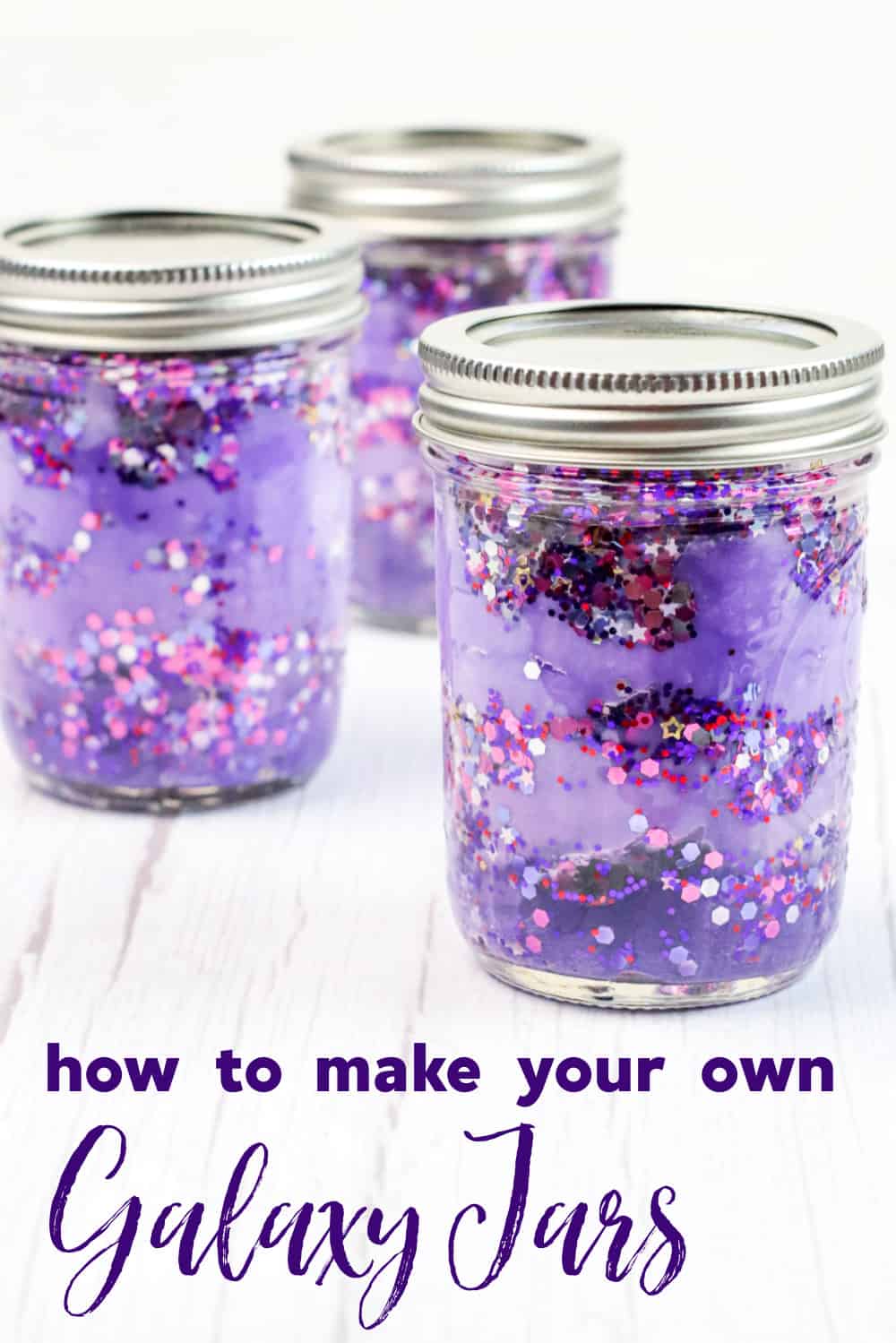 Galaxy in a Jar - Everyone loves a great sensory bottle, right? This gorgeous craft with generous amount of glitter is the perfect calm down jar for kids of all ages! This fun and easy craft is perfect for space fanatics of all ages. With just a few simple supplies, you can create one of your own. via @jugglingactmama